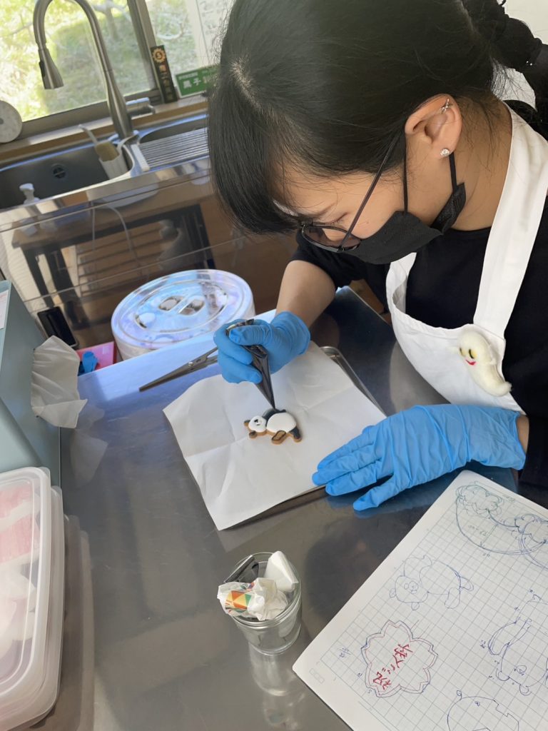 伊藤さんのアイシングクッキー制作風景